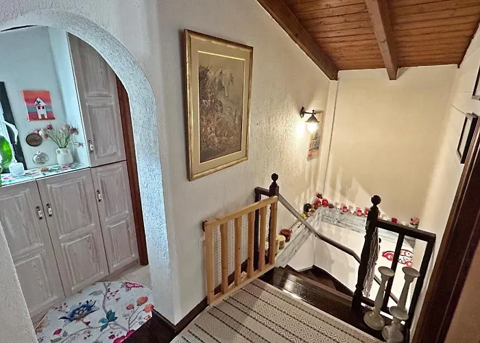 Nikolas Villa