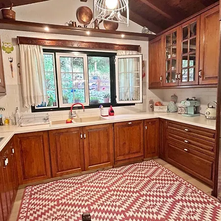 Nikolas Villa Asprogerakata