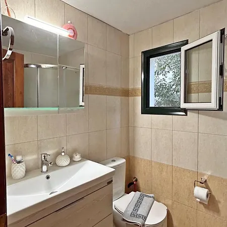 Nikolas Asprogerakata