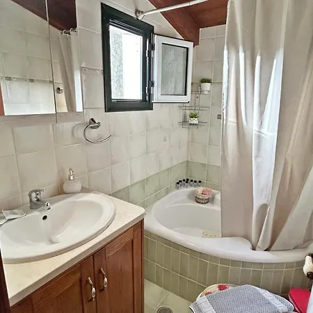 Nikolas * Asprogerakata